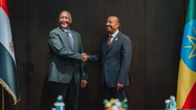 البرهان يلتقي رئيس الوزراء الإثيوبي.. ما القصة 10 البرهان يلتقي رئيس الوزراء الإثيوبي.. ما القصة