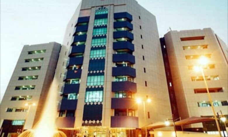 بنك السودان يتخذ خطوة مهنة تجاه تغيير العملة 1 إحلال العملة أم تغييرها: تحليل الأرقام والإحصاءات والخيارات.