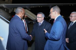 البرهان يغادر للمشاركة في مؤتمر دولي مهم