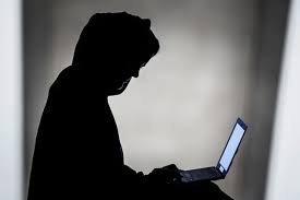 الابتزاز الالكتروني.. حكايات الرعب والخوف من الفضيحة 2 الابتزاز الالكتروني.. حكايات الرعب والخوف من الفضي