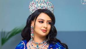 مهرجان قدر الخامس يكرم الممثلة روبي كمال 2 مهرجان قدر الخامس يكرم الممثلة روبي كمال