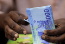 ماذا يحدث في سوق العملات الأجنبية بالسودان