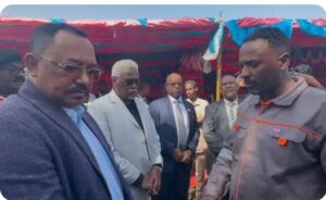 مدير شركة الموارد المعدنية يبشر