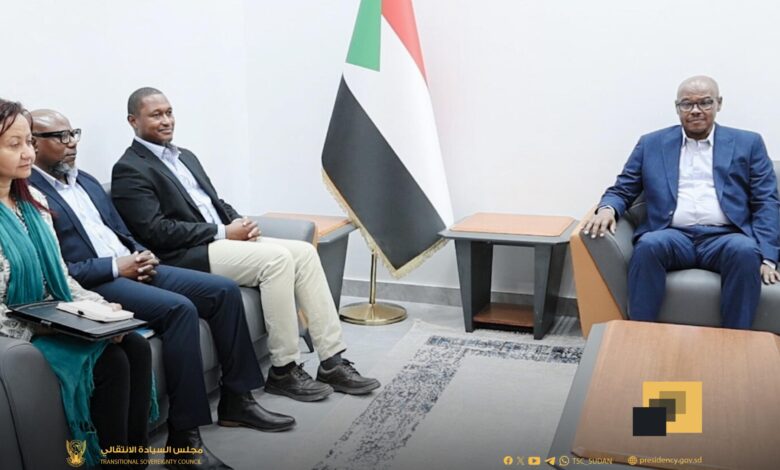 تفاصيل لقاء مستشار مجلس السيادة بالمدير الإقليمي لشؤون اللاجئين 1 IMG 20250713 WA0284