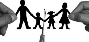 فضلن العيش دون رجل، نساءٌ.. حياتهنَّ الحقيقيَّة بدأت بعد الطلاق 3 فضلن العيش دون رجل، نساءٌ.. حياتهنَّ الحقيقيَّة بدأت بعد الطلاق