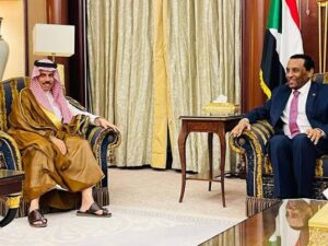 دبلوماسية أم حفلة فندقية.. كامل إدريس بين «التمثيلية» والإرتجال 2 دبلوماسية أم حفلة فندقية.. كامل إدريس بين «التمثيلية» والإرتجال