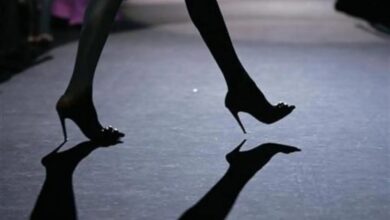 ما تأثير الكعب العالي على جاذبية المرأة وشخصيتها 12 IMG 20251212 WA0014