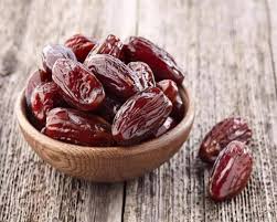 معلومة جديدة.. قد لا تعلم ماذا يفعل بك تناول التمر!!