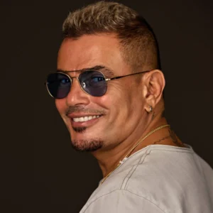 عمرو دياب يحقق رقمًا قياسياً جديداً!! 2 عمرو دياب يحقق رقمًا قياسياً جديداً!!