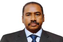 من أعلى المنصة.. ياسر الفادني: قالها ومضى ! 4 ٠مرض لعين.... يسبق بكاء القصيدة ! !